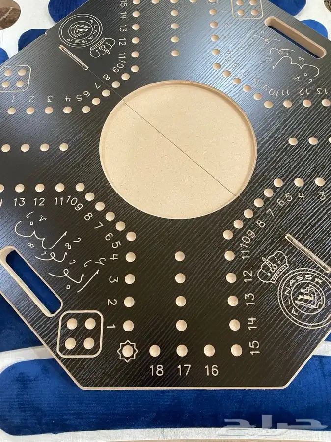 طاولات بلوت نحت او نقش خاص 47