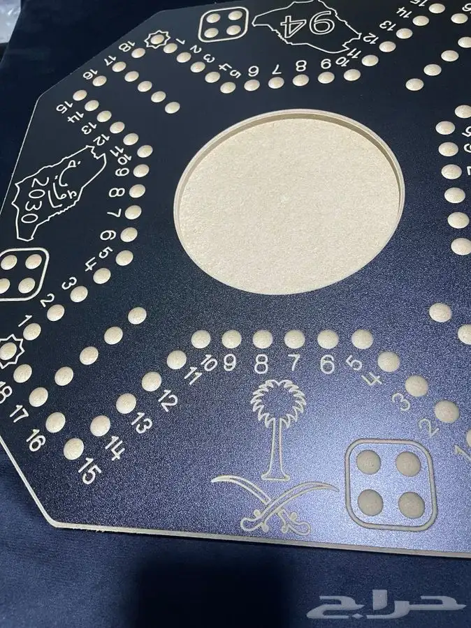 طاولات بلوت نحت او نقش خاص 16