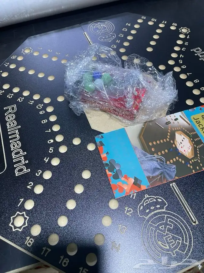 طاولات بلوت نحت او نقش خاص 19