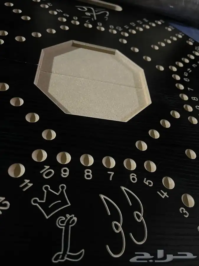 طاولات بلوت نحت او نقش خاص 35