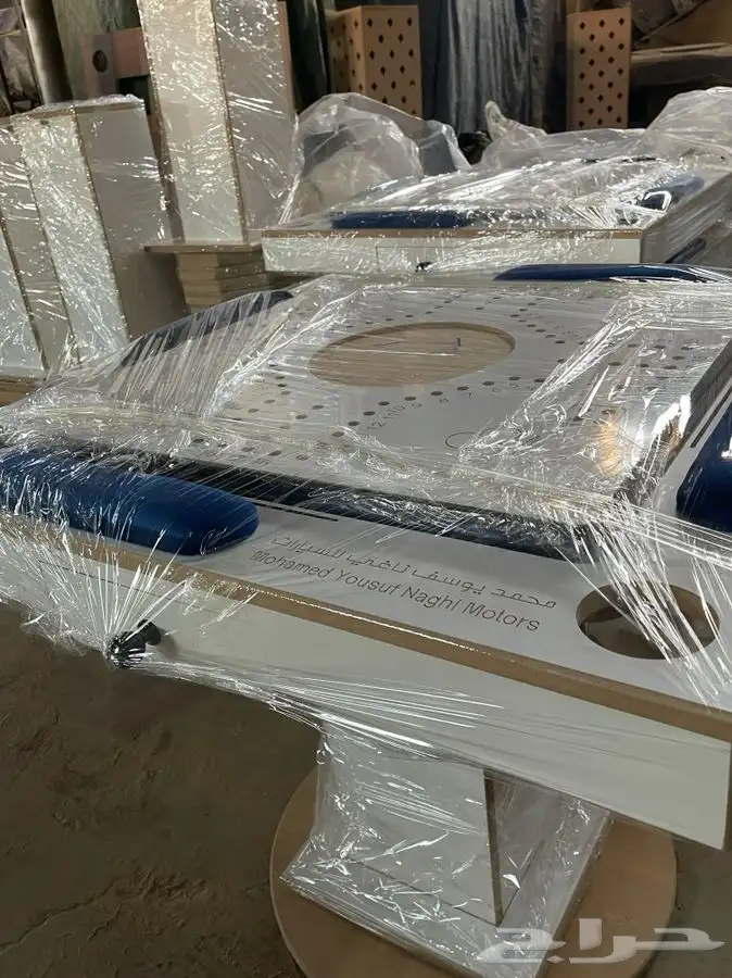 طاولات بلوت نحت او نقش خاص 0