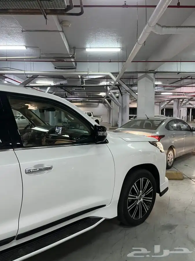 جيب لكزس 2021 - LX570 8