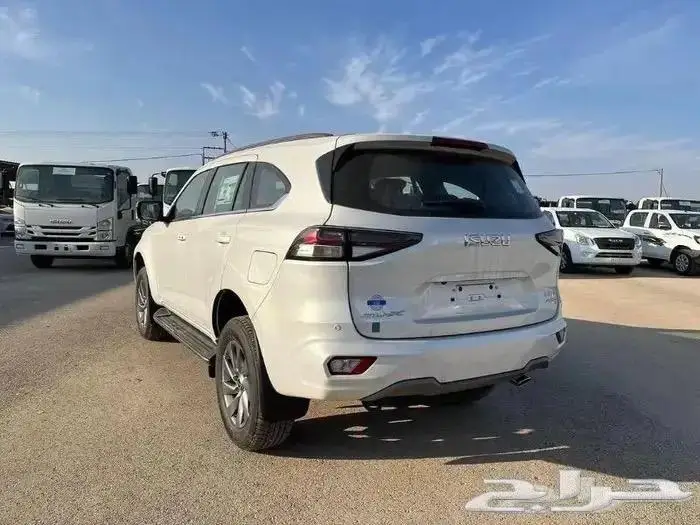 ايسوزو ام يو اكس MUX 2024 فل كامل دبل كاش واقساط 2