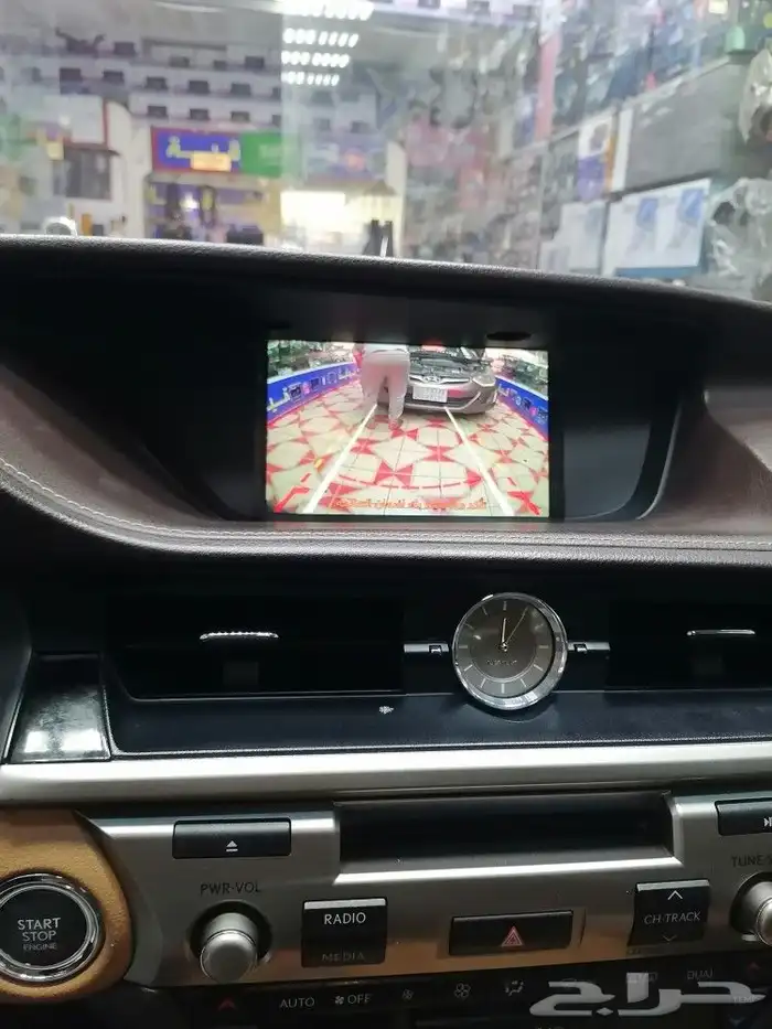 تركيب كيمره علا شاشات الوكاله لكززES350 مديل 2014 9