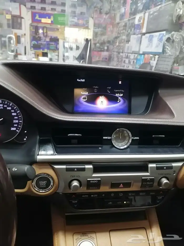 تركيب كيمره علا شاشات الوكاله لكززES350 مديل 2014 3