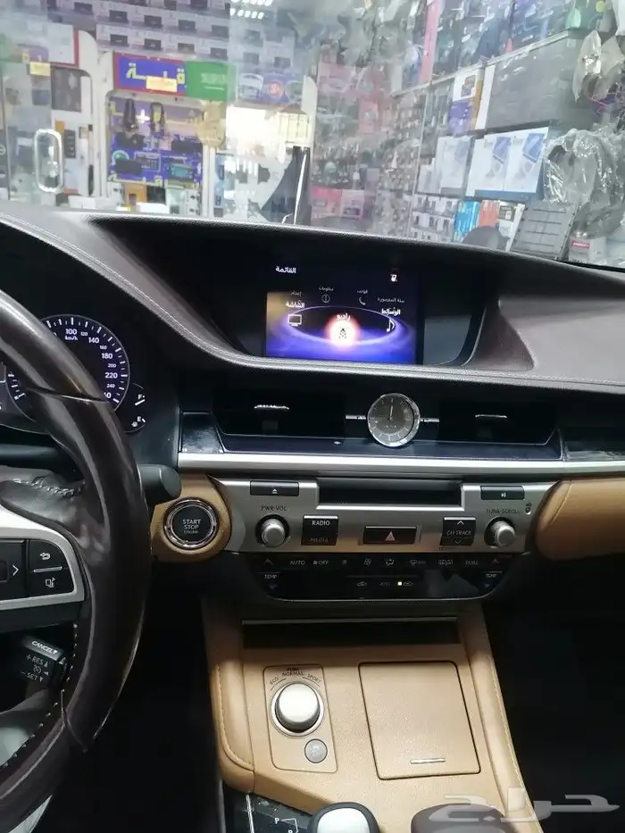 تركيب كيمره علا شاشات الوكاله لكززES350 مديل 2014 4