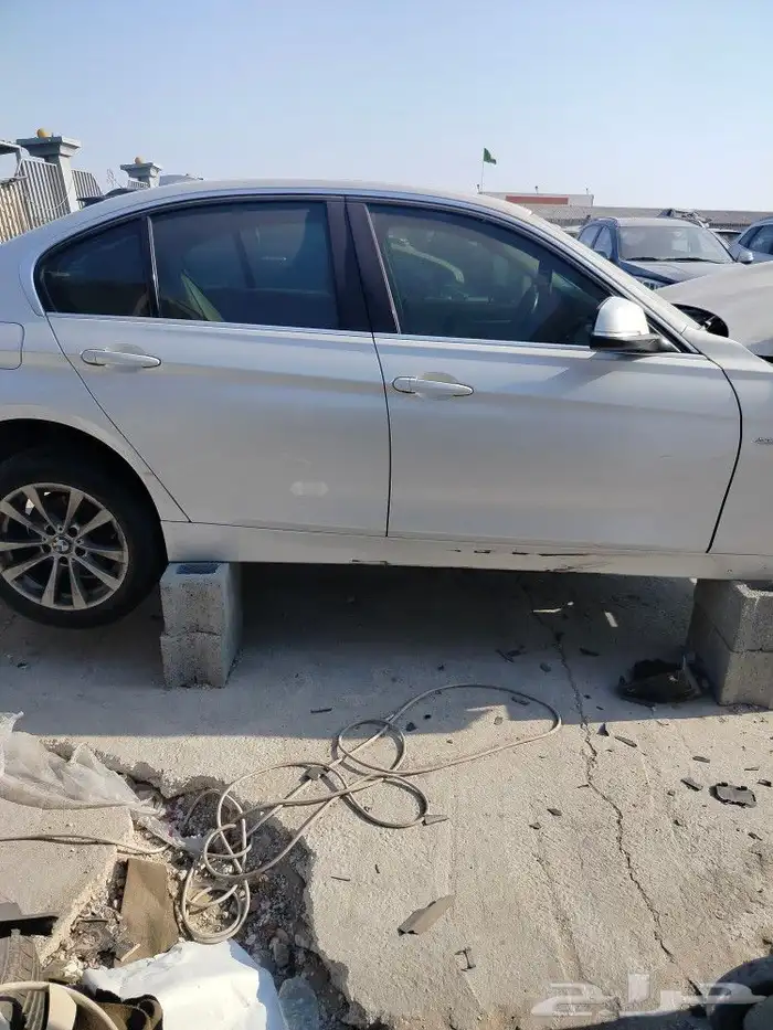 بي ام دبليو موديل 2015 ثلاثه سلندر تربو تشليح قطع غيار فقط 4
