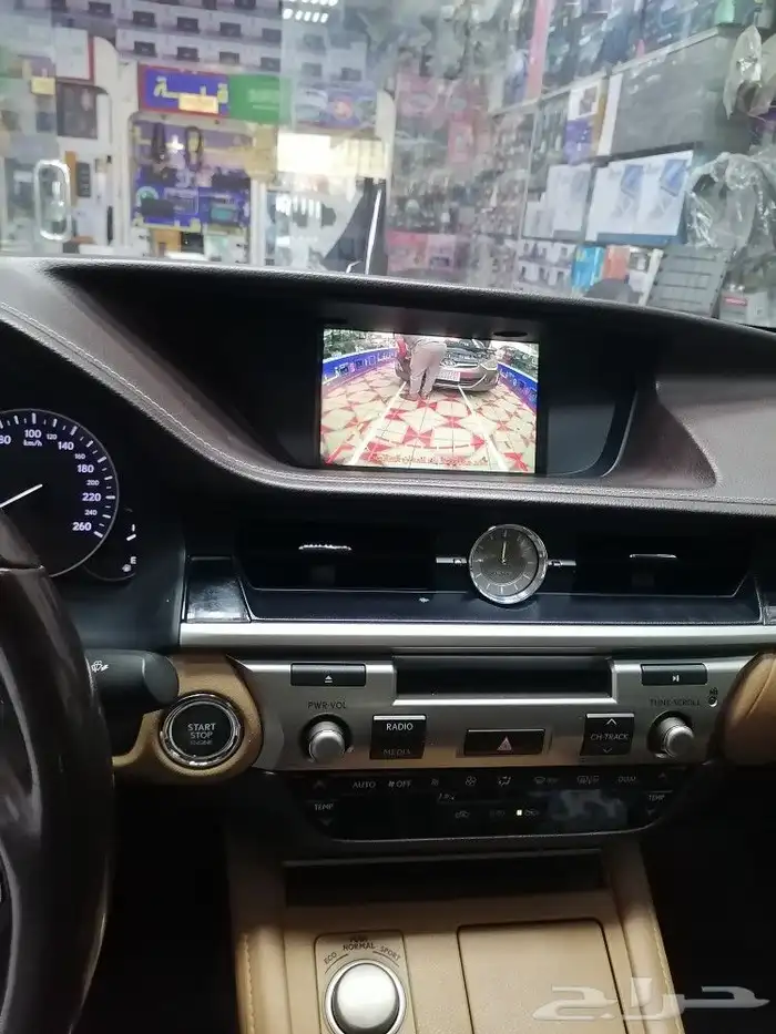 تركيب كيمره علا شاشات الوكاله لكززES350 مديل 2014 7