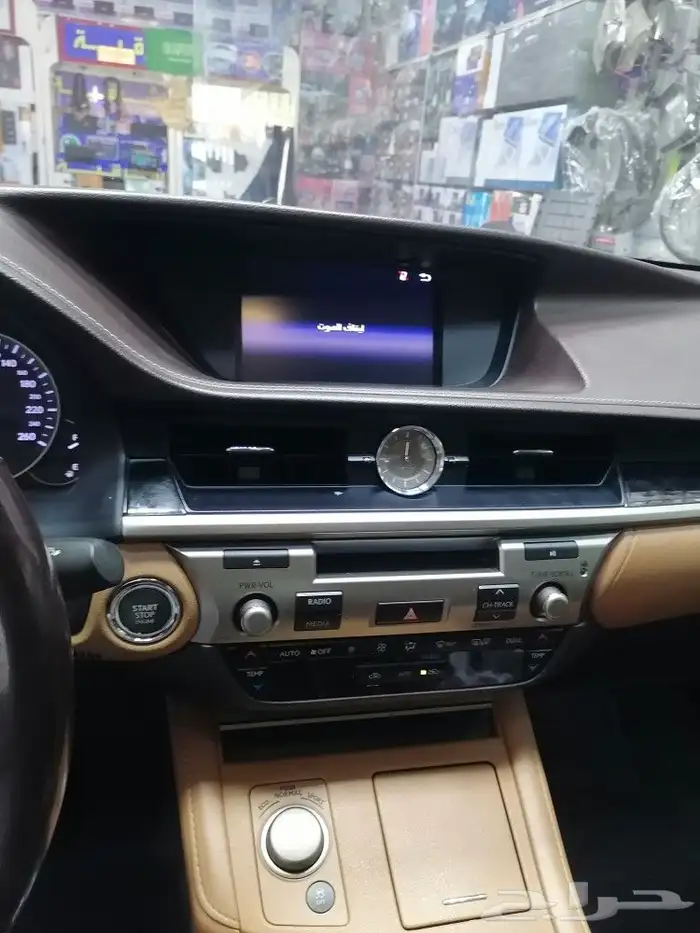 تركيب كيمره علا شاشات الوكاله لكززES350 مديل 2014 2