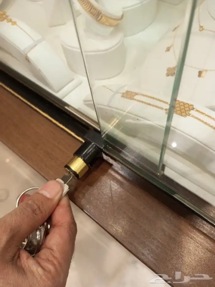 زجاج سكريت وديكورات 1