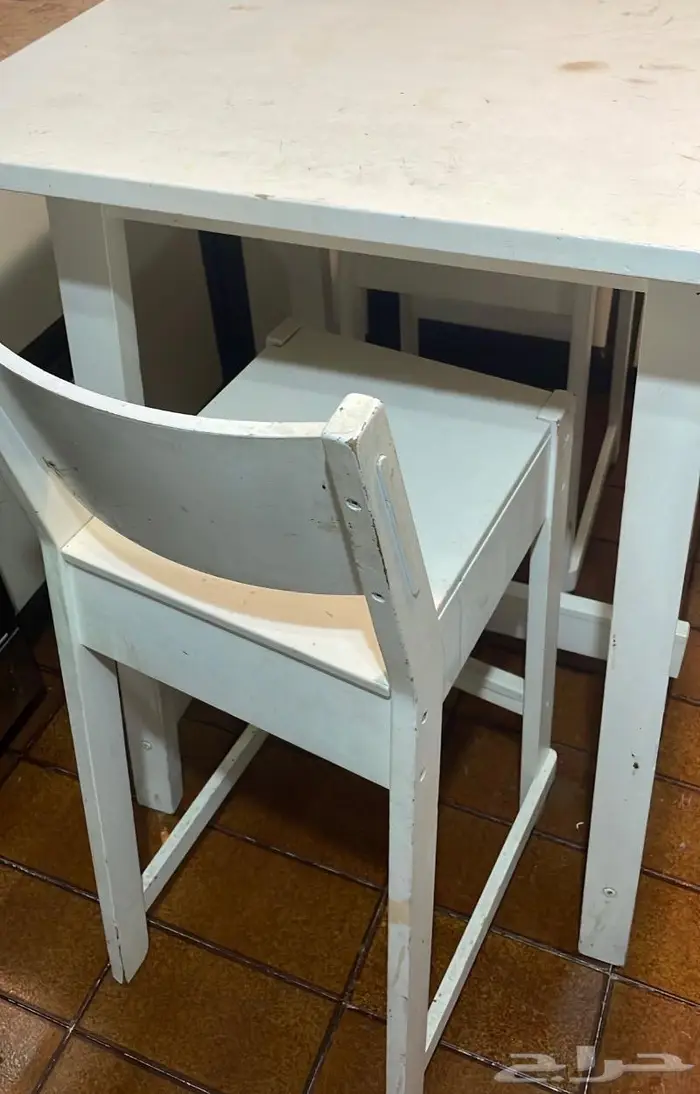 طاولة طعام من ايكيا 0