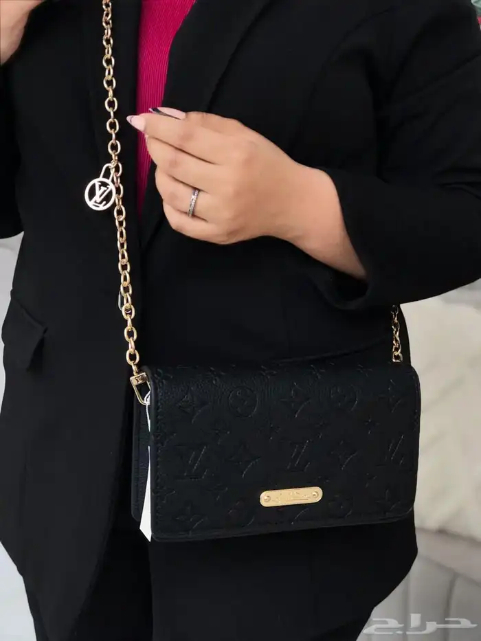 شنط نسائيه ماركه 15