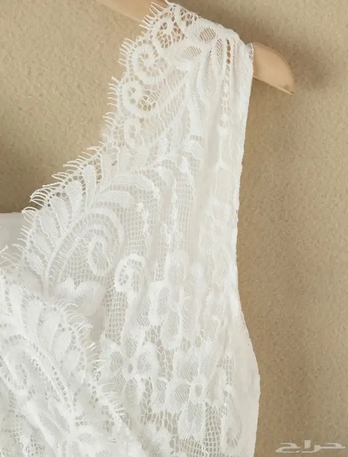 فستان أبيض أنيق للمناسبات 2