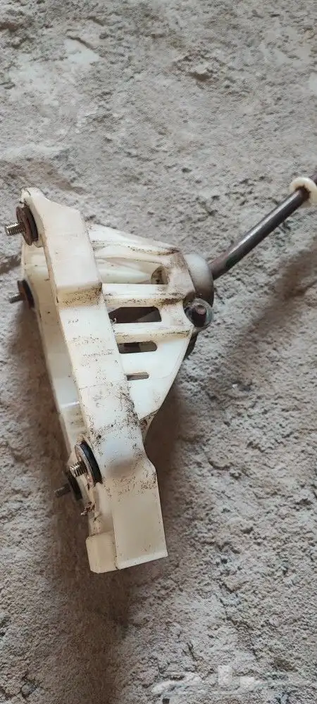 عصاء قير كامري عادي 2003 الي 2006 مستخدم نضيف شرط 2