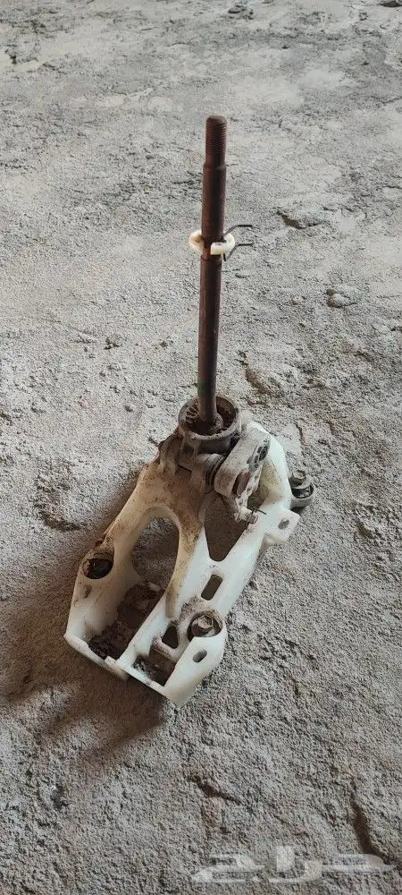 عصاء قير كامري عادي 2003 الي 2006 مستخدم نضيف شرط 1