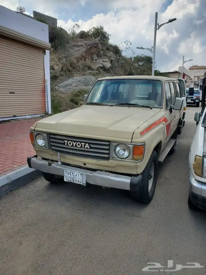 تايوتا جيب 83 1