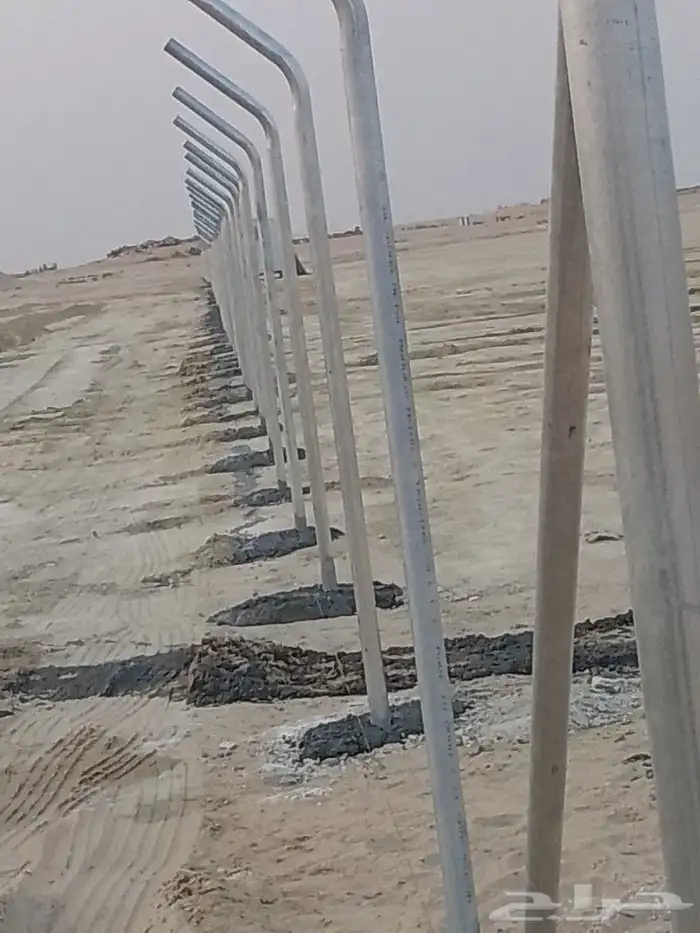 نحن نقوم بتوريد وتركيب جميع انواع الشبوك مزارع كسرات ملاعب ت 7