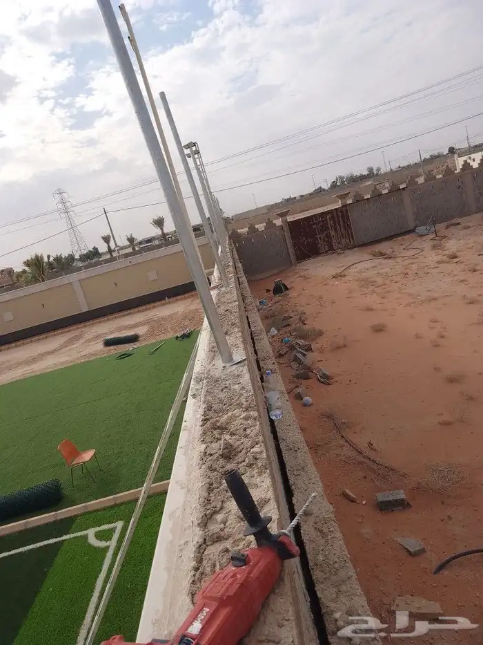 نحن نقوم بتوريد وتركيب جميع انواع الشبوك مزارع كسرات ملاعب ت 0