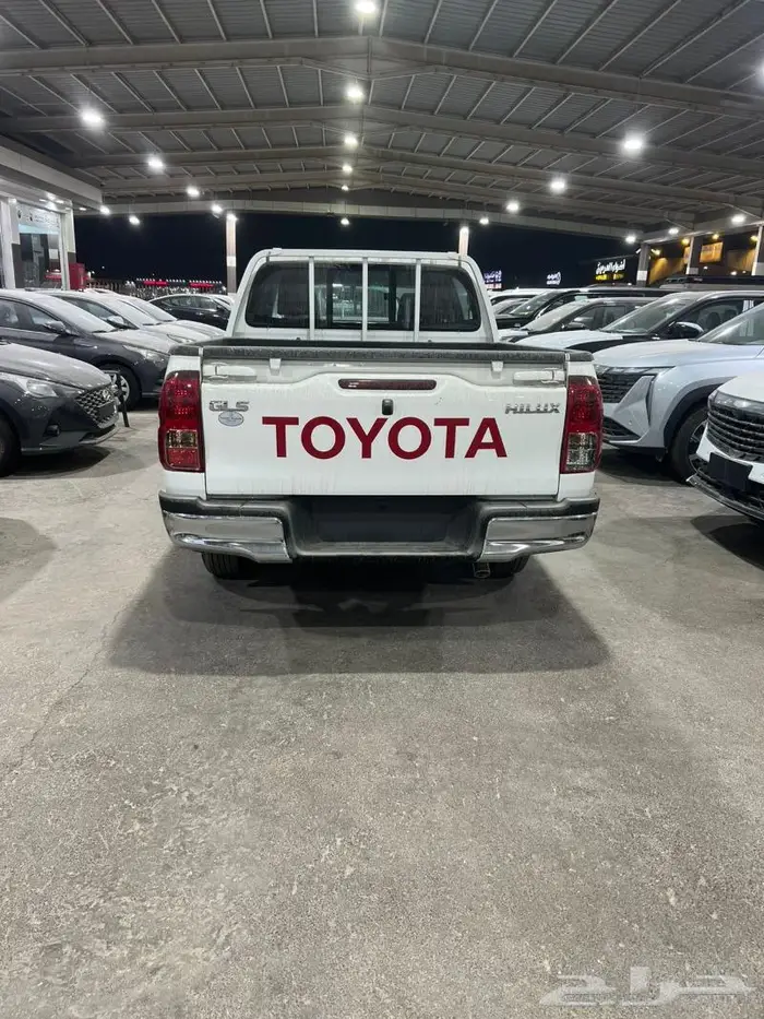 هايلوكس غمارتين GLS اتوماتيك بنزين بريمي 2025 5
