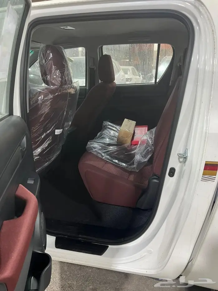 هايلوكس غمارتين GLS اتوماتيك بنزين بريمي 2025 9