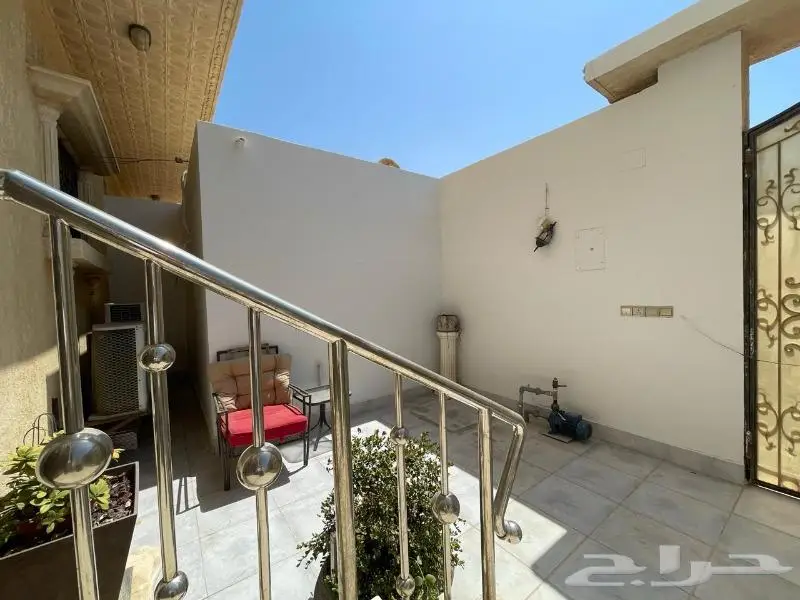 للبيع فيلا فاخره في حي البساتين موقع مميز 3