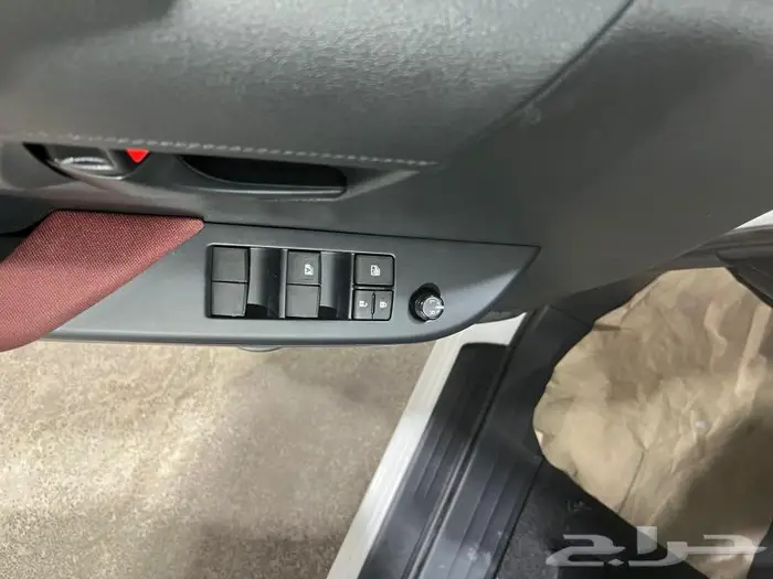 هايلوكس غمارتين GLS اتوماتيك بنزين بريمي 2025 8