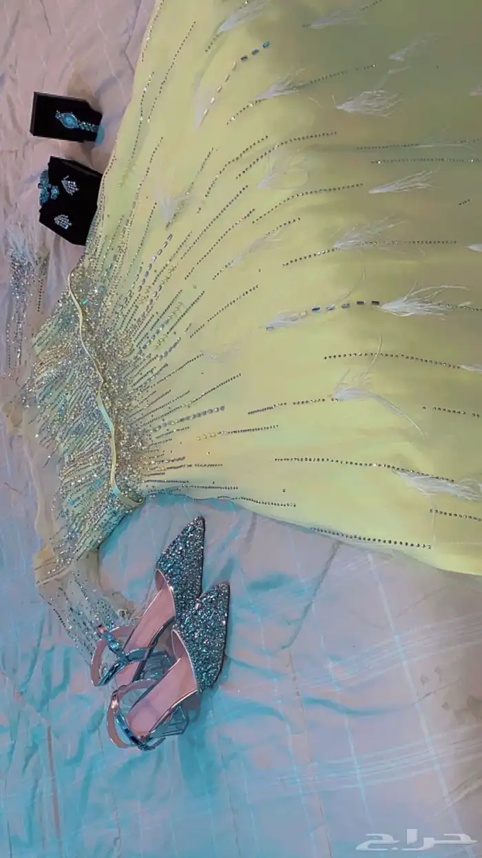 للبيع فستان سهرات استخدام مره واحده لون اصفر 0