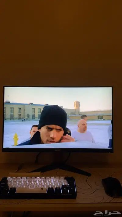 شاشه acer و ماوس وكيبورد 1