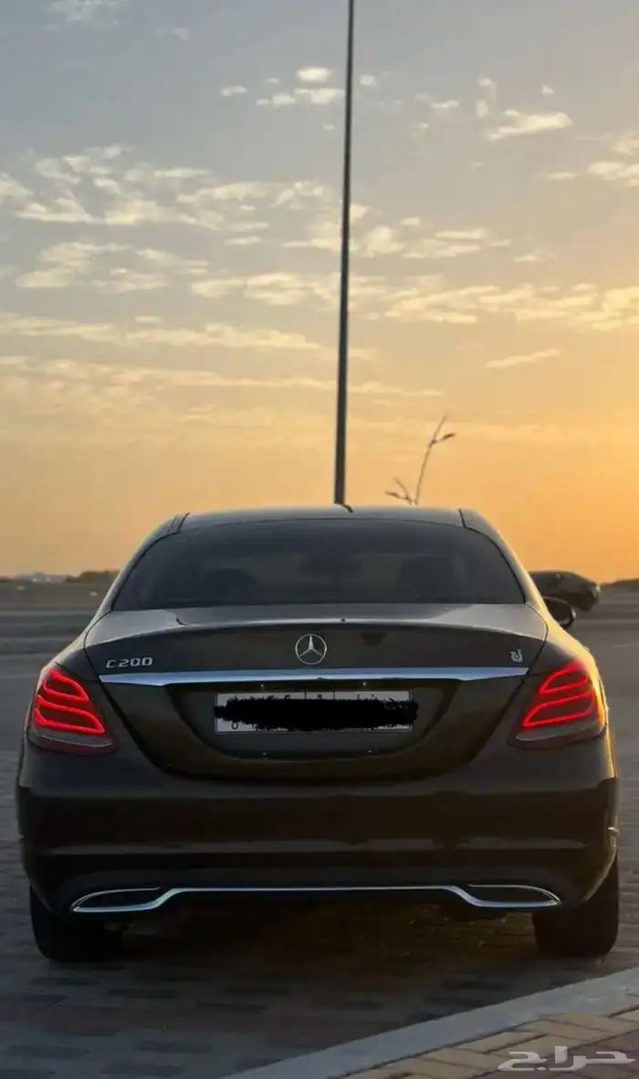 مرسيدس C200 موديل 2017 1