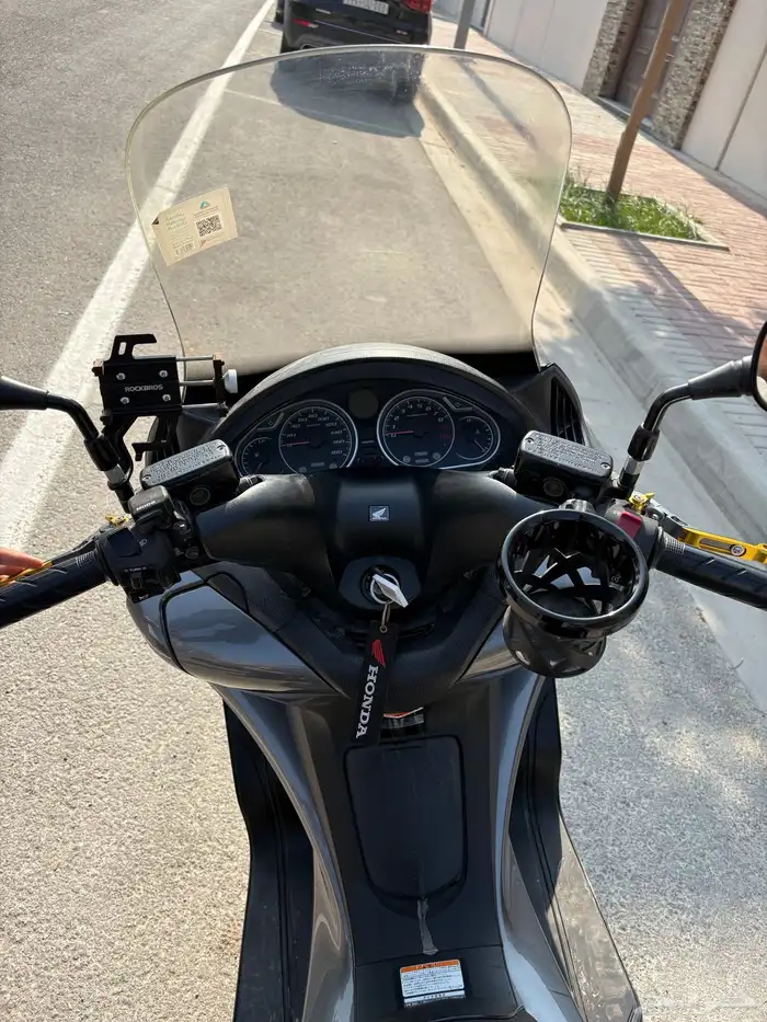 دباب Honda Silver Wing 600 ABS 9