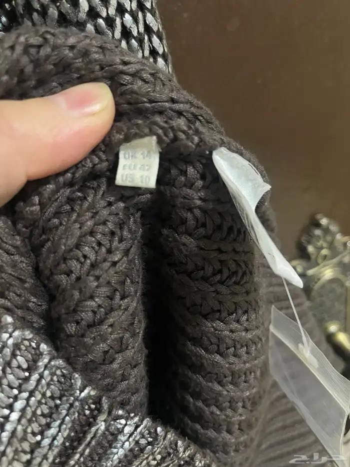 ملابس جديده بلوفر نسايء فخم واحذيه 7
