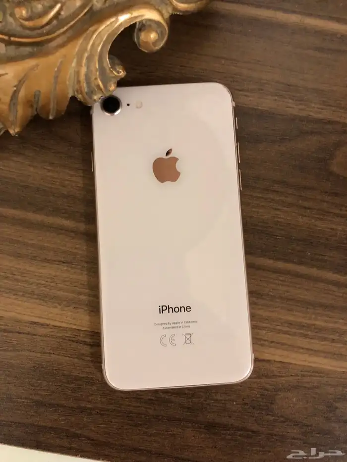 ايفون 8 نظيف وبصمة شغال 64ج 0