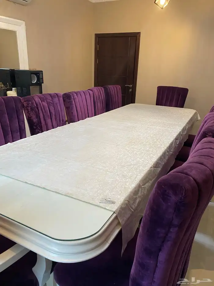 للبيع طاولة طعام 12 كرسي 0