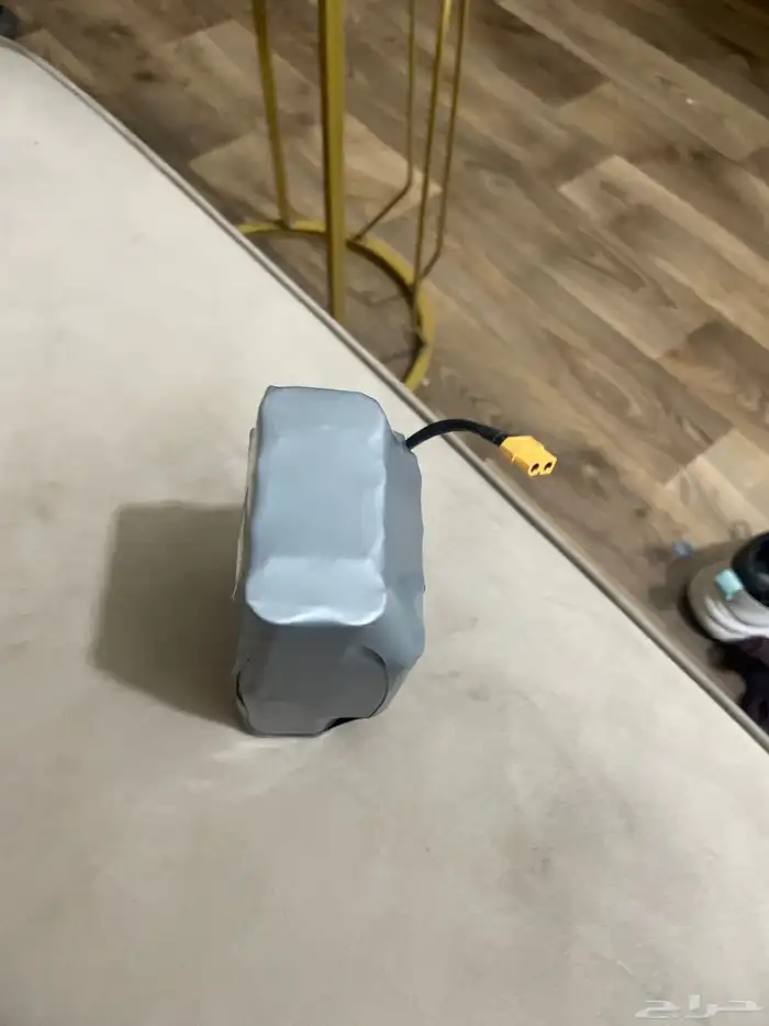 للبيع بطاريه اسكوتر 3