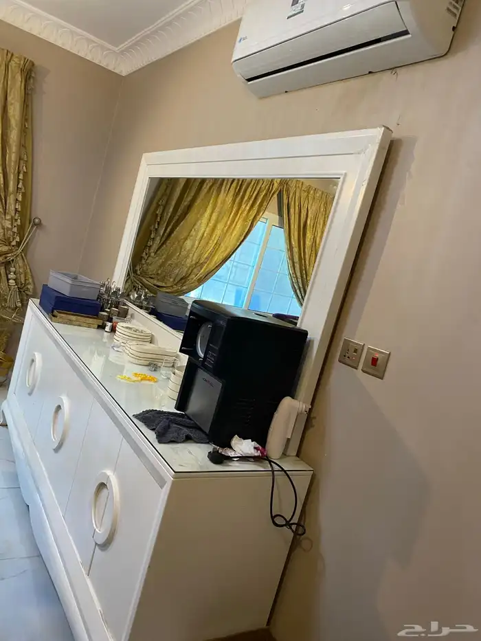 للبيع طاولة طعام 12 كرسي 1