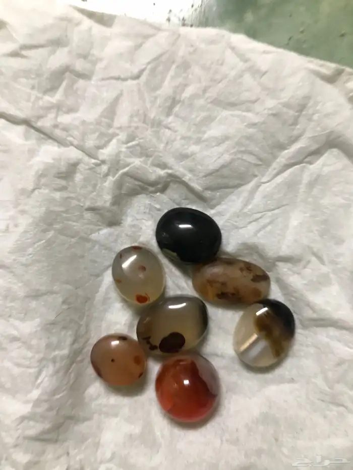 أحجار كريمة  متنوعة بيع بالجملة  او مفرد 0