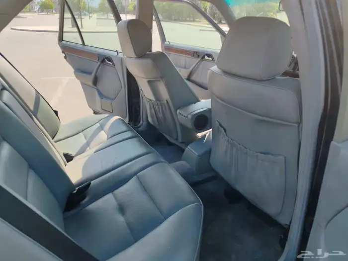 1995 MERCEDES E420-V8 11