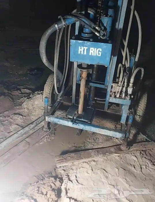 حفار ابار دريل صغير يشتغل ارض أرمل وجبل 1