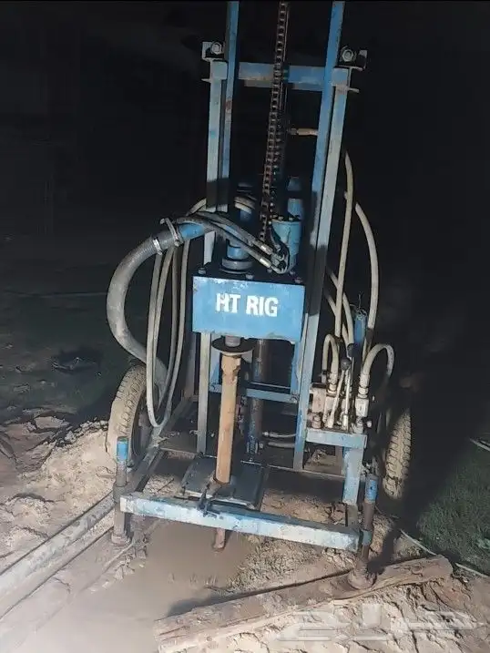 حفار ابار دريل صغير يشتغل ارض أرمل وجبل 3