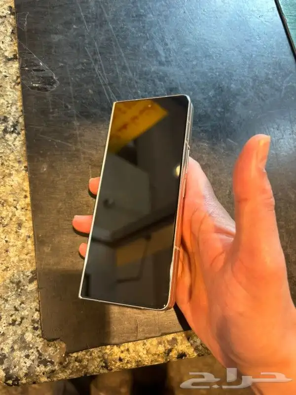 جوال سامسونج ZFOLD4 بحالة ممتازة 2