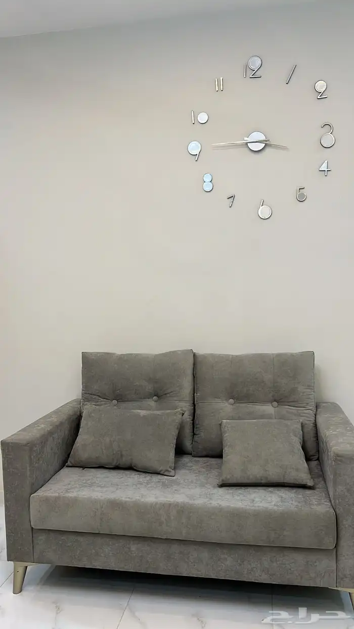 كنبه نفرين للبيع نظيفه جدا  سعر البيع 350 0