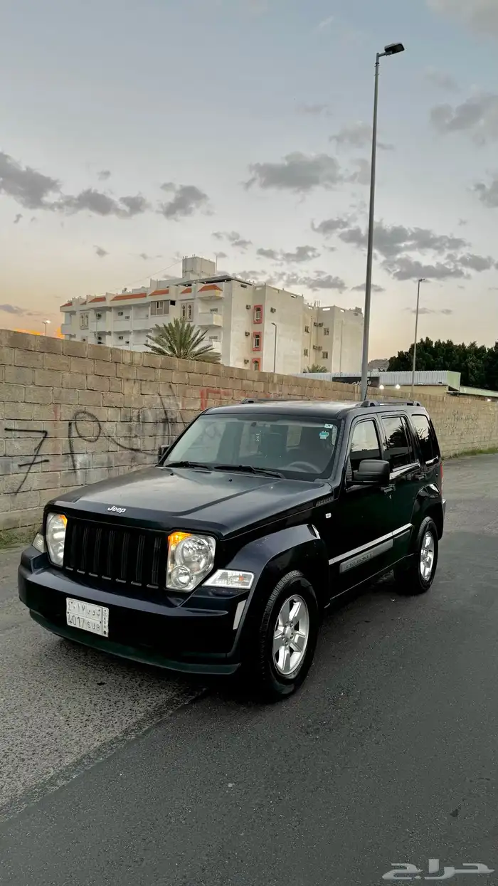 جيب شروكي لبيرتي 2012 نضيف جدا 1