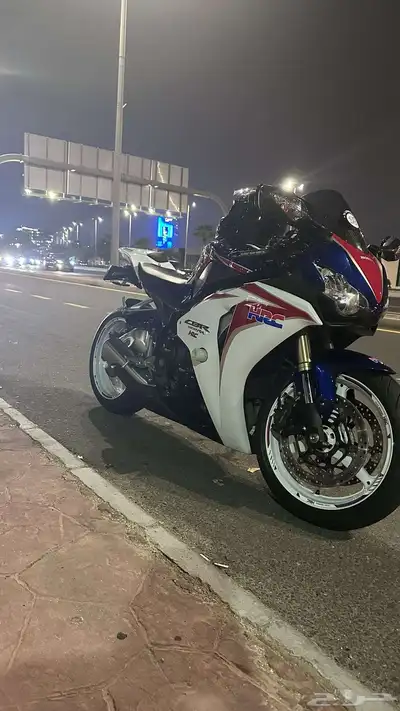للبيع دباب هوندا قمه في النظافة مع اكسسوارات رياضيه 1