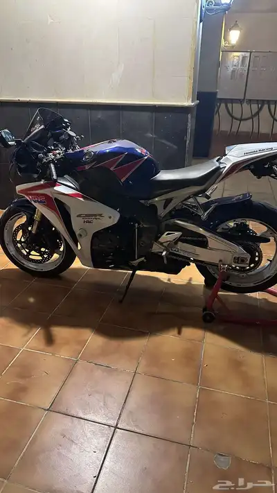 للبيع دباب هوندا قمه في النظافة مع اكسسوارات رياضيه 0