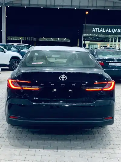 تايوتا كامري LE 2025 3