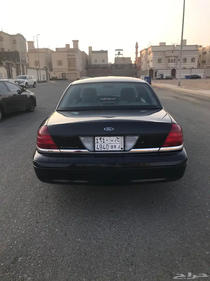( تم البيع ) فورد كراون فكتوريا موديل 2011 3