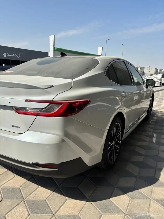 كامري لومير هايبرد 2025 18