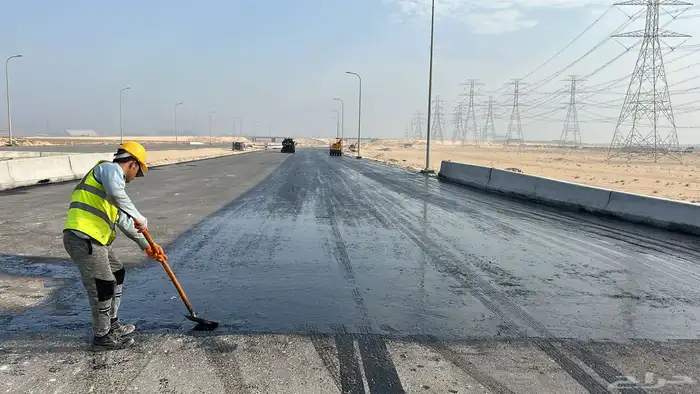 معدات اسفلت للإيجار 24