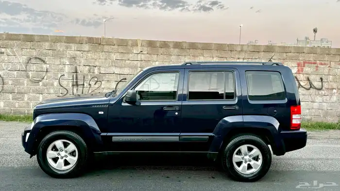 جيب شروكي لبيرتي 2012 نضيف جدا 2