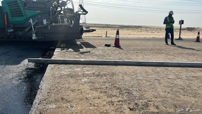 معدات اسفلت للإيجار 17